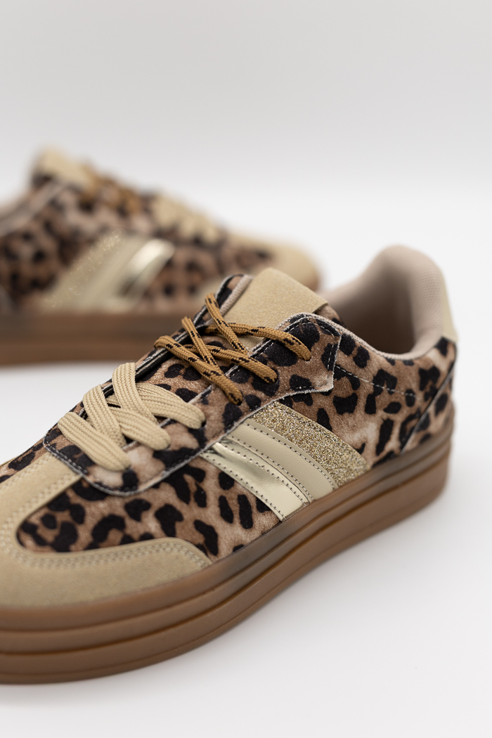 Sneakers δίπατα με χρυσές λεπτομέρειες 255008-Λεοπάρ Sneakers δίπατα με χρυσές λεπτομέρειες 255008-Λεοπάρ